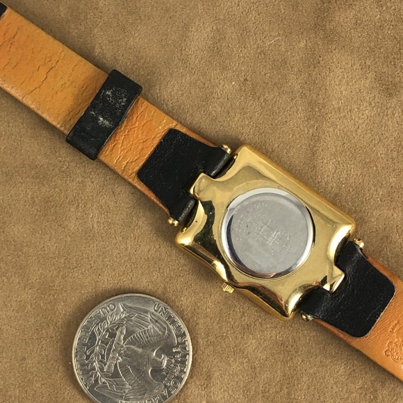 SOLD. Vintage Paolo Gucci Gold Tone Watch Navy Strap - Picture 6 of 8